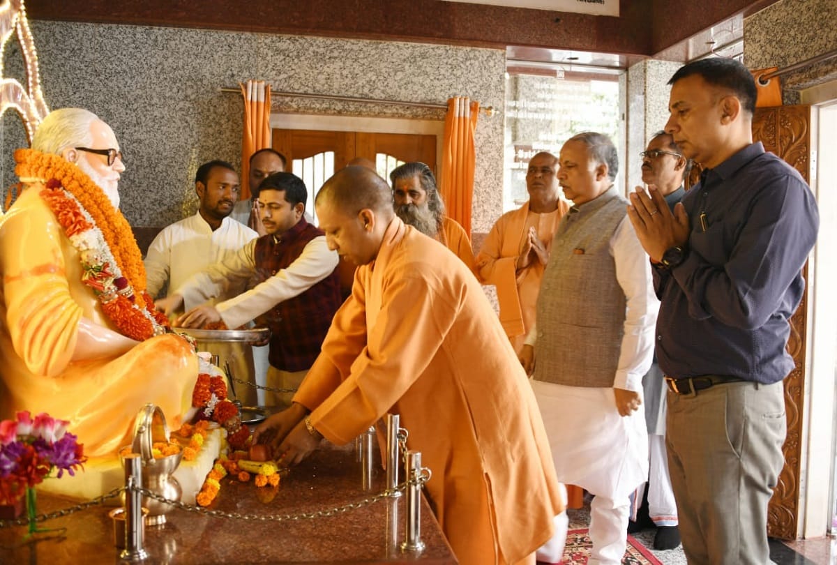 cm yogi adityanath says Now neither mosquito nor mafia in Gorakhpur