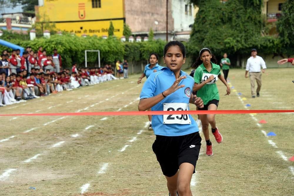 Tushar Chaudhary wins the 1500 m race