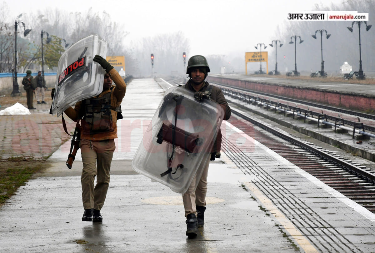 Rail service started between Srinagar to Banihal in jammu kashmir