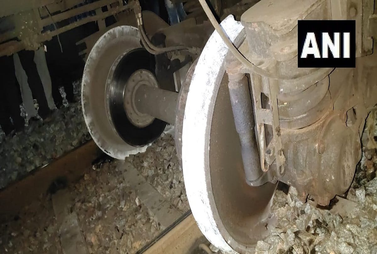 A coach of Kerala Express derailed near Yerpedu railway station in Chittoor, Andhra Pradesh