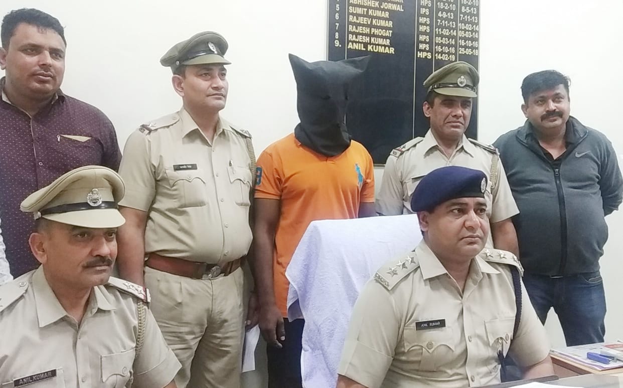gym trainer killed dr. mehandiratta family for debut of 5 lac