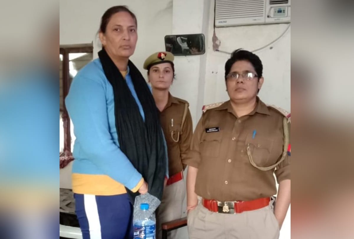 Inspector laxmi singh chauhan brought to ghaziabad on remand 70 lakh fraud case