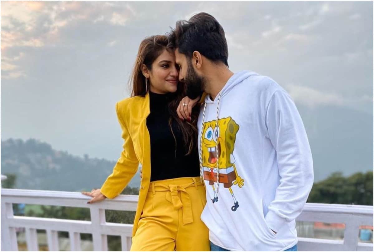 Nusrat Jahan shared romantic picture on Instagram with husband Nikhil Jain