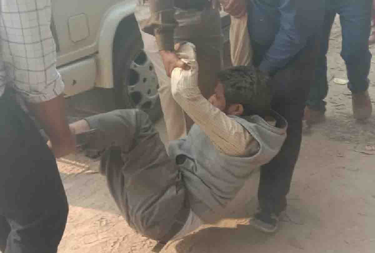 Six hours of fierce struggle between police and farmers in unnao