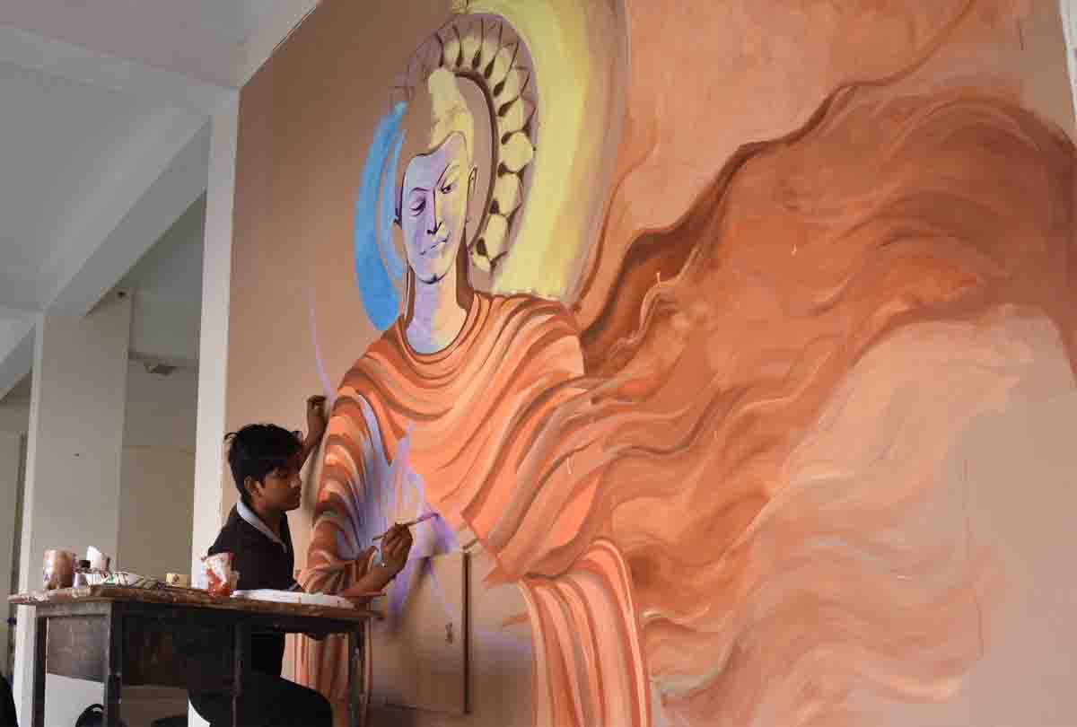 Issues related to spirituality, culture pollution told by painting