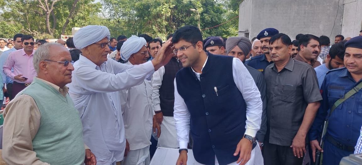 deputy cm dushyant chautala comment on ex cm bhupinder singh hooda