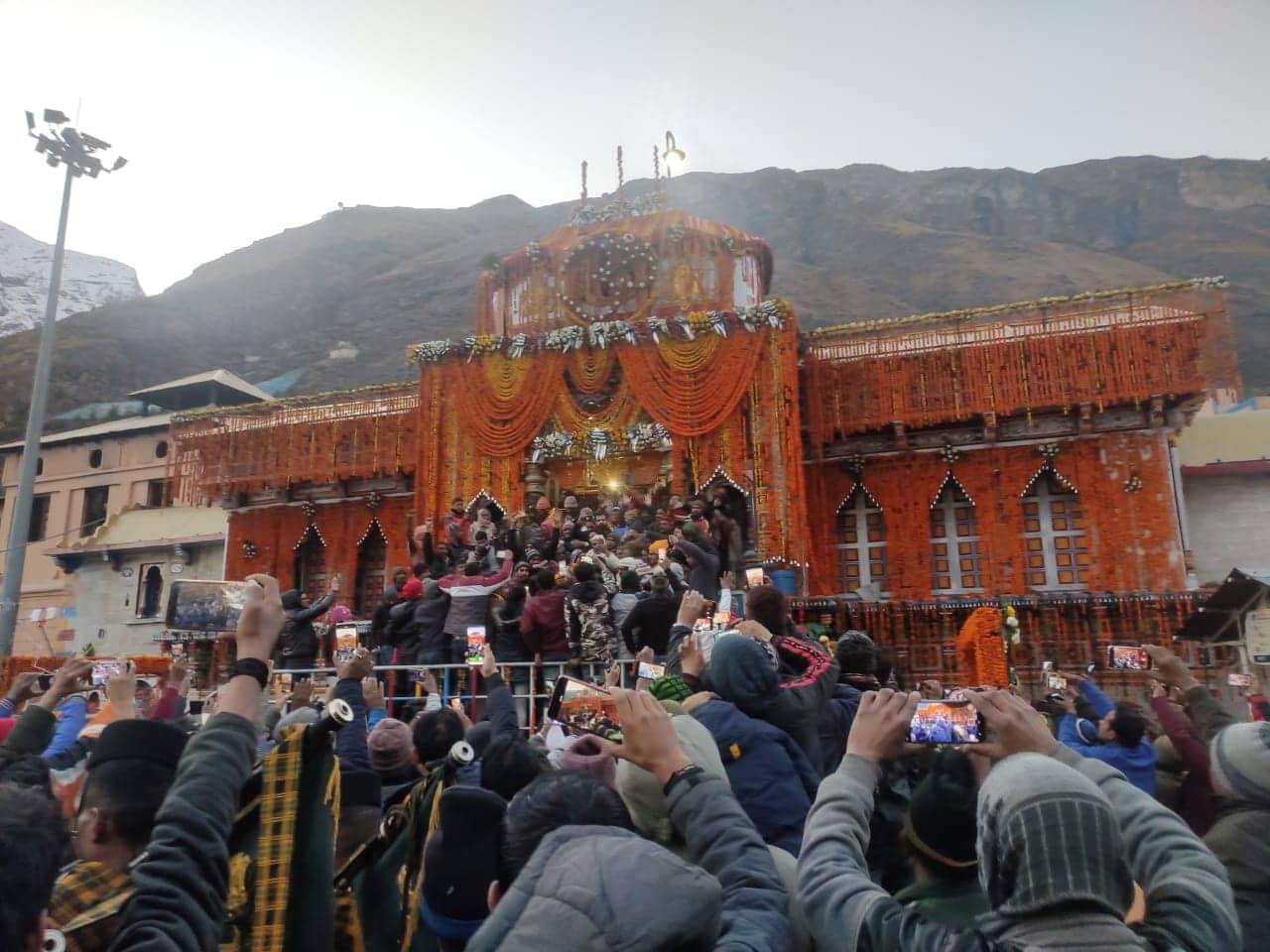Uttarakhand news: badrinath dham will make smart spiritual hill town