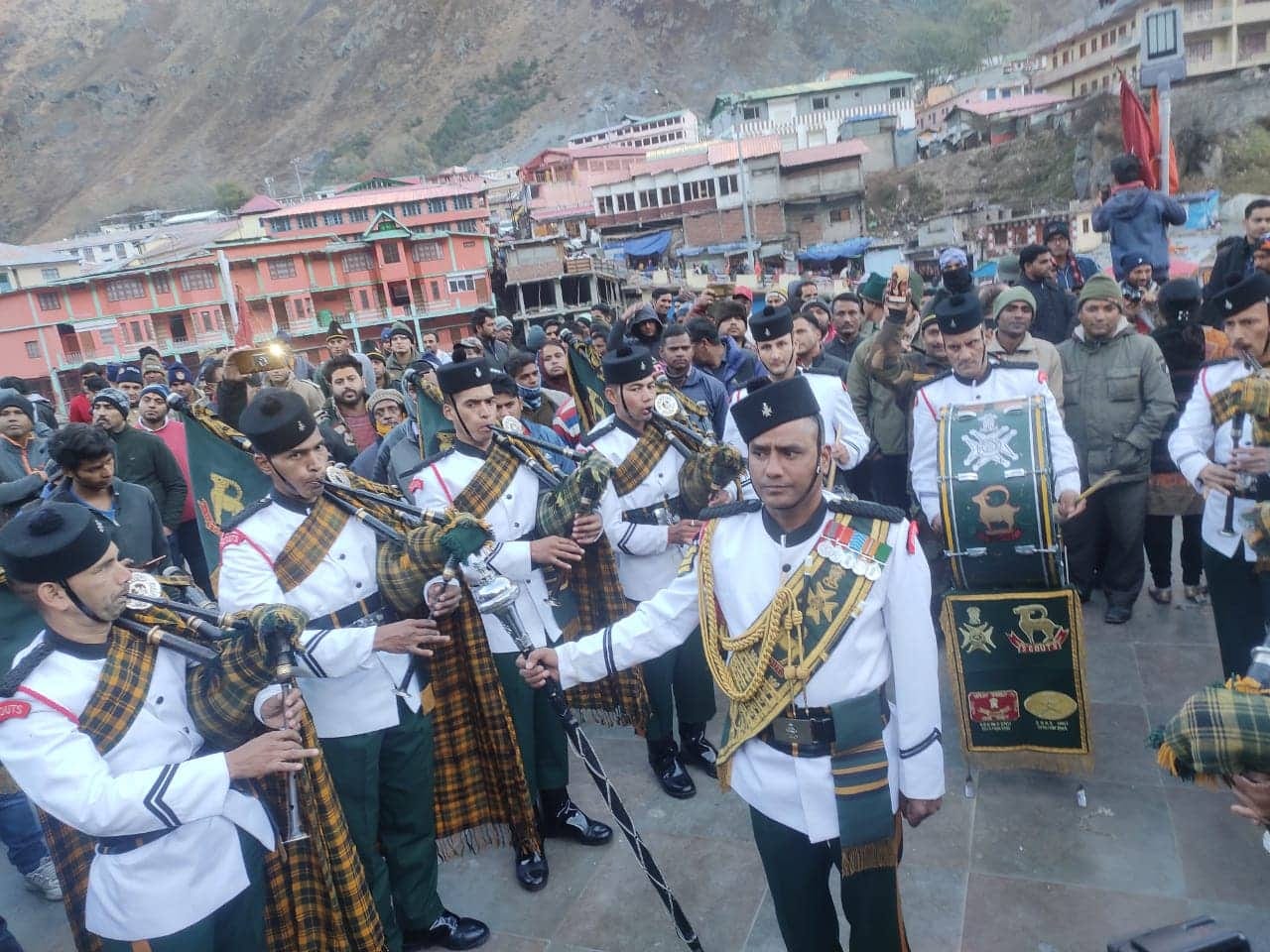 Chardham Yatra 2019: badrinath dham door will closed photos