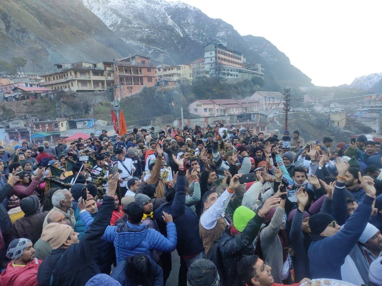 Chardham Yatra 2019: badrinath dham door will closed photos