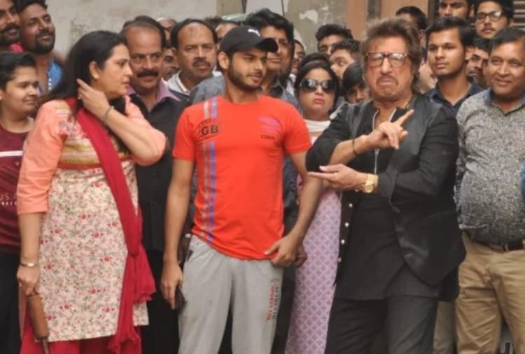 Shooting in Rohtak, shakti kapoor and other stars reach in rohtak
