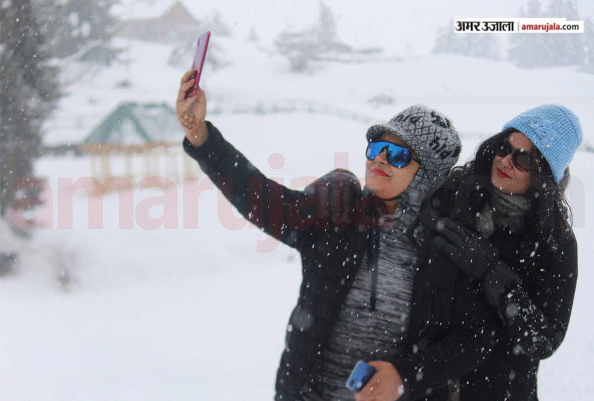 saffron and apple crop Damage due to rain snowfall, Rain and snowfall bother people in Jammu Kashmir