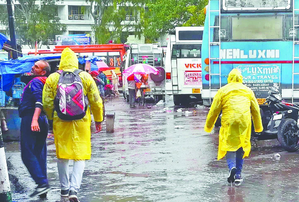 DC made drove bus in Udhampur in Jammu Kashmir, Agents made time change
