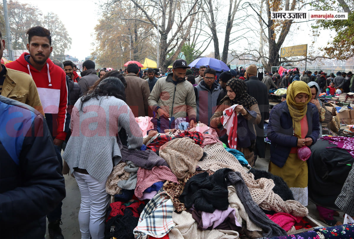 Huge rush in Sunday market in srinagar jammu kashmir