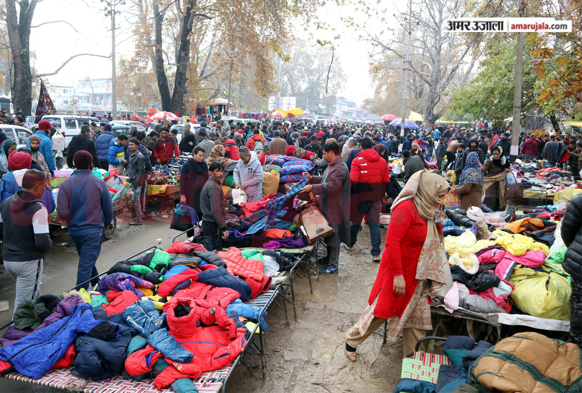 On 118th day Kashmir situation, buyers gathered in market, people waiting for internet service