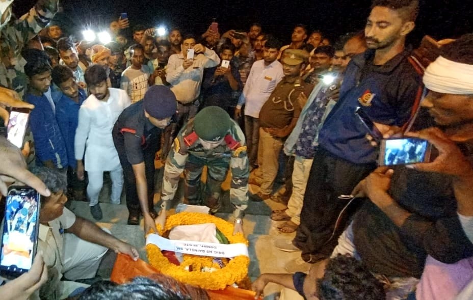 The body of a naval soldier created an uproar