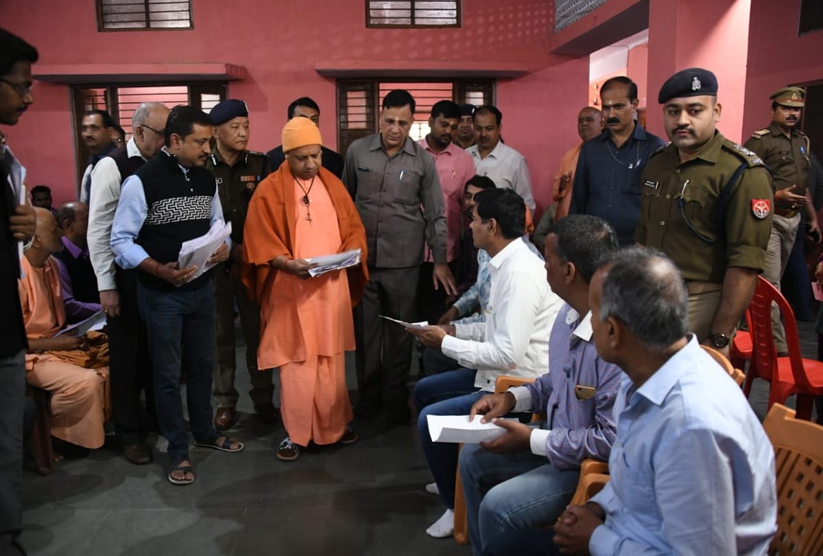 CM Yogi seems angry from Gorakhpur police working at gorakhnath temple