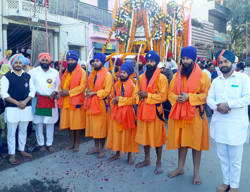 Gurubani recited on Prakash Parv