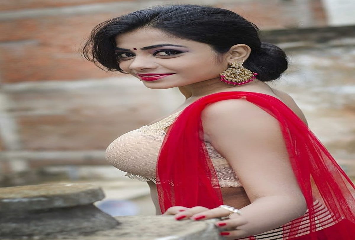 Chhattisgarh miscreants threw inflammable chemical chhattisgarhi film actress Maya Sahu