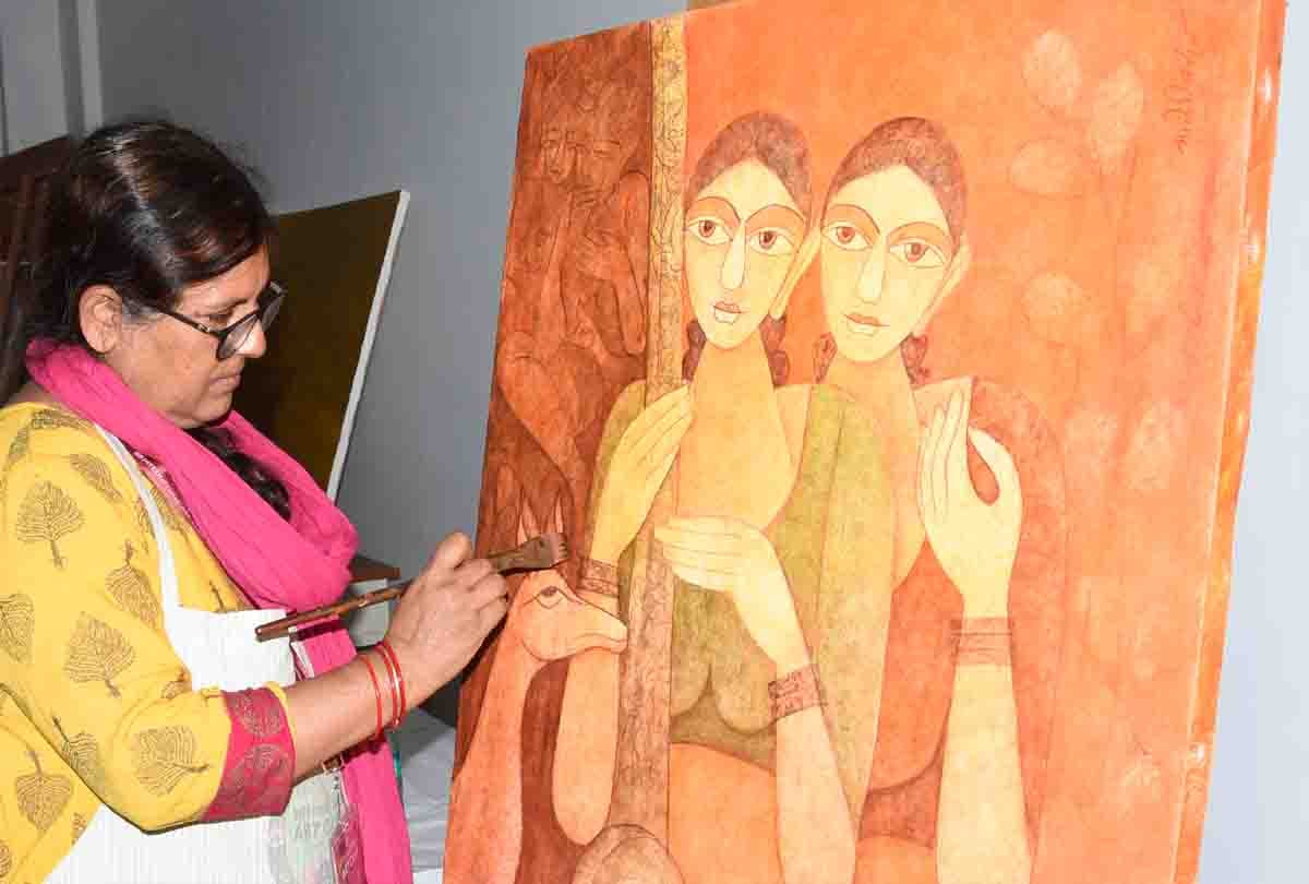 Painters at the International Art Camp engraved the forms of feminine power on canvas