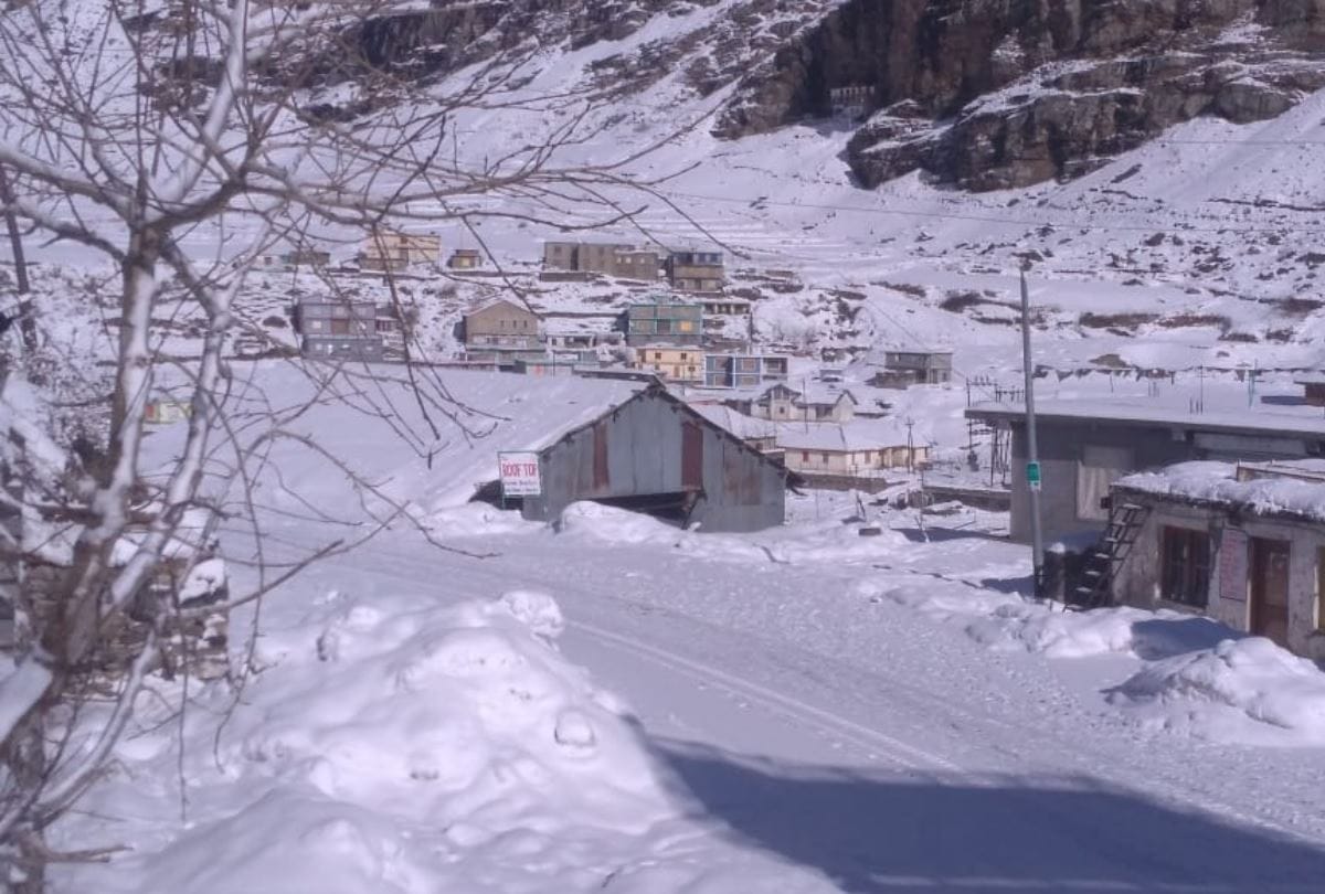 Himachal Pradesh Koksar Lahaul-Spiti district received Fresh snowfall today