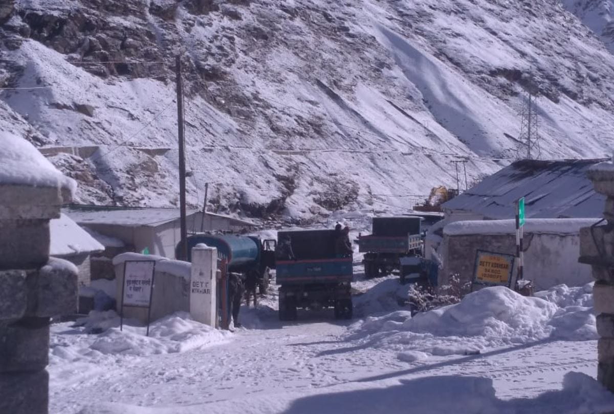 Himachal Pradesh Koksar Lahaul-Spiti district received Fresh snowfall today