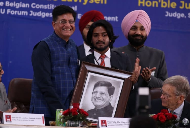 Government will provide people with solar energy vehicles at low cost: Piyush Goyal