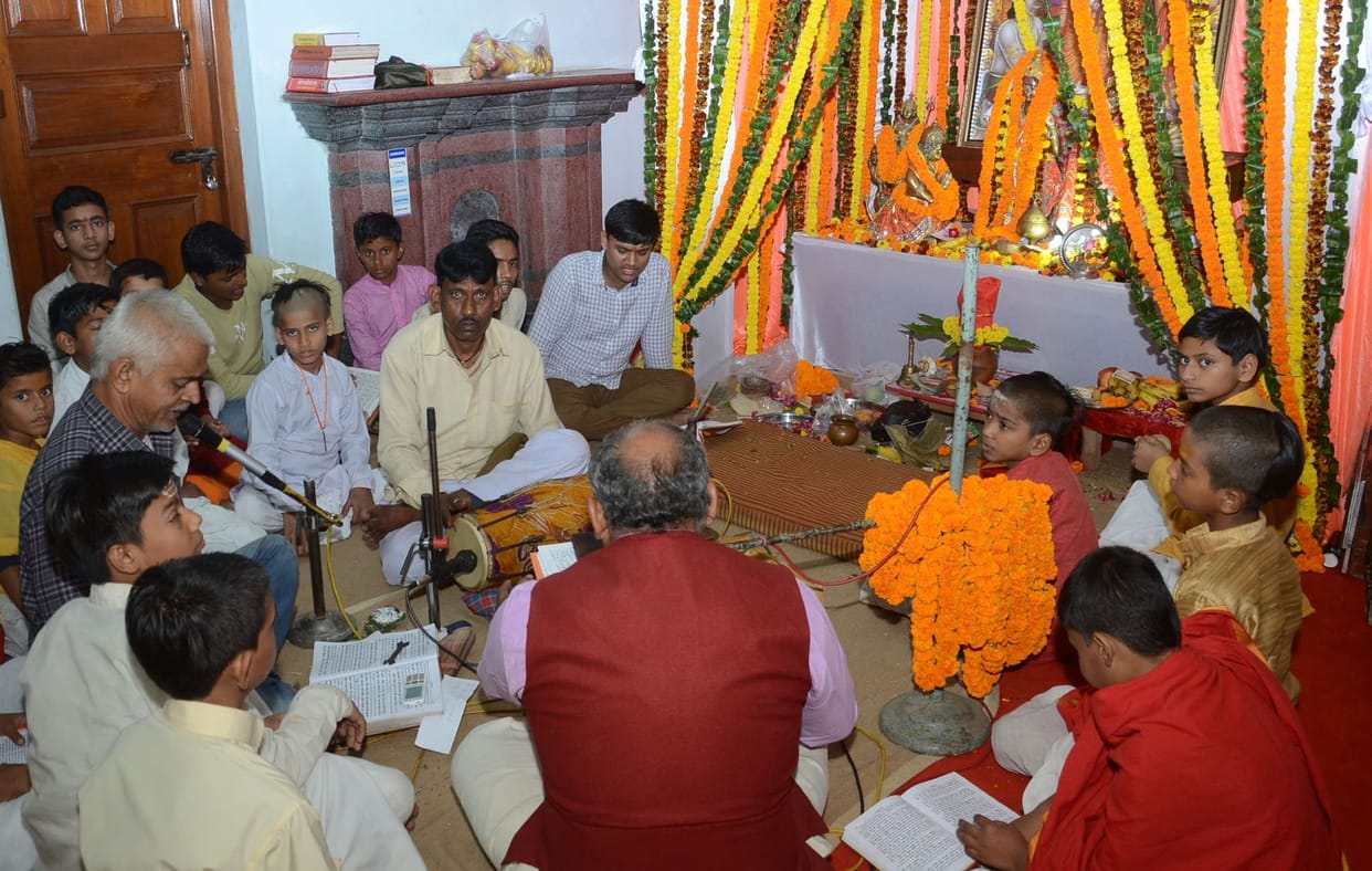 VHP office buzzed before Ashok Sinha's death anniversary