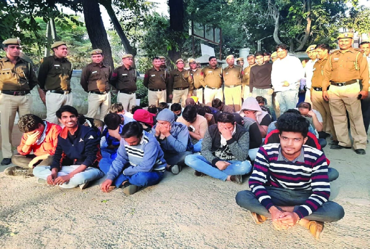 Thousand crore rupees lost to government by running fraud call centre