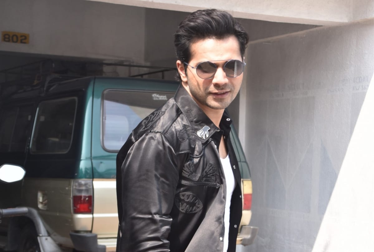 Bollywood Singer Badshah Gets Sunburn While Holidays In Maldives Varun Dhawan Reacted and Said Same