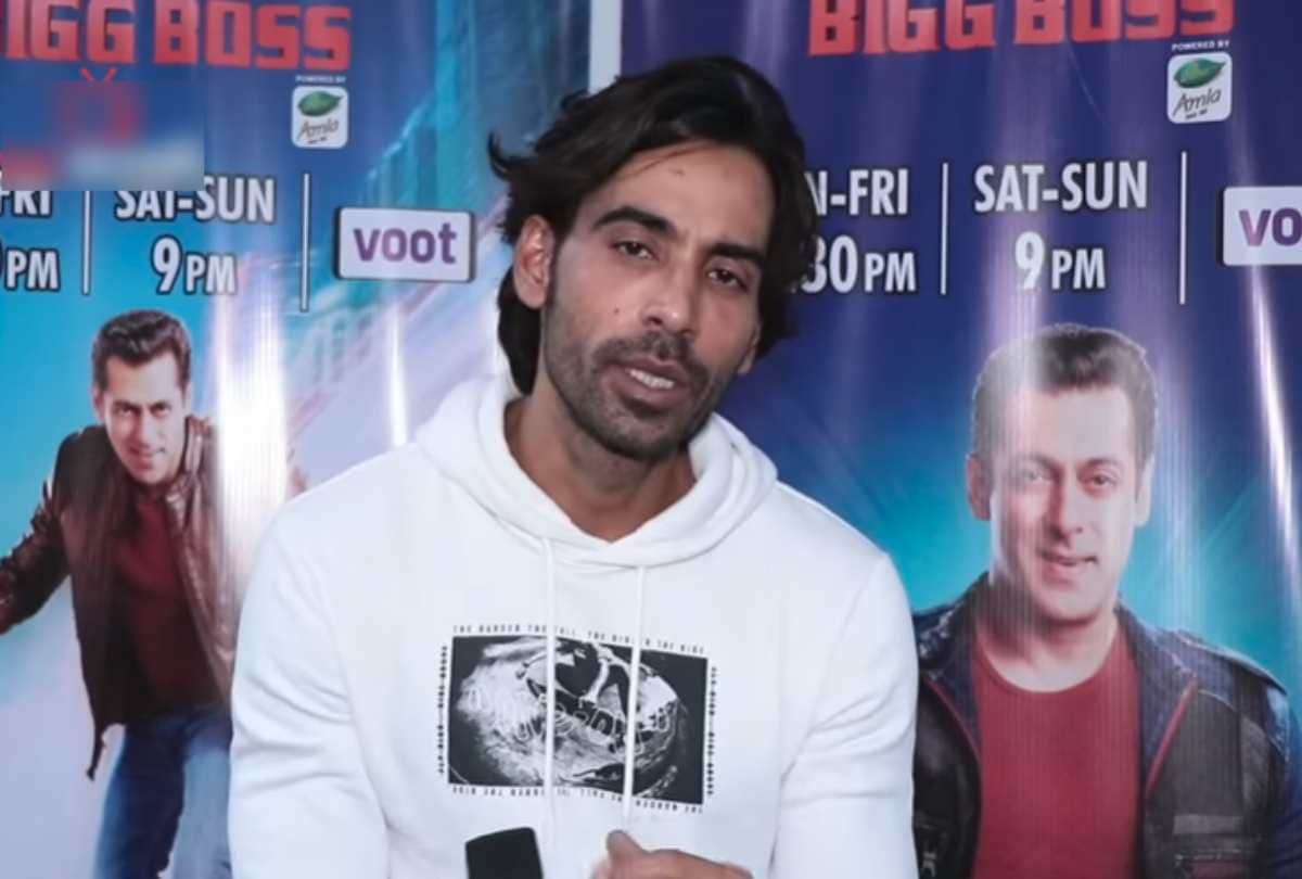Bigg Boss 13 Arhaan Khan ex girl friend Amrita Dhanoa he is cutting my phone after eviction