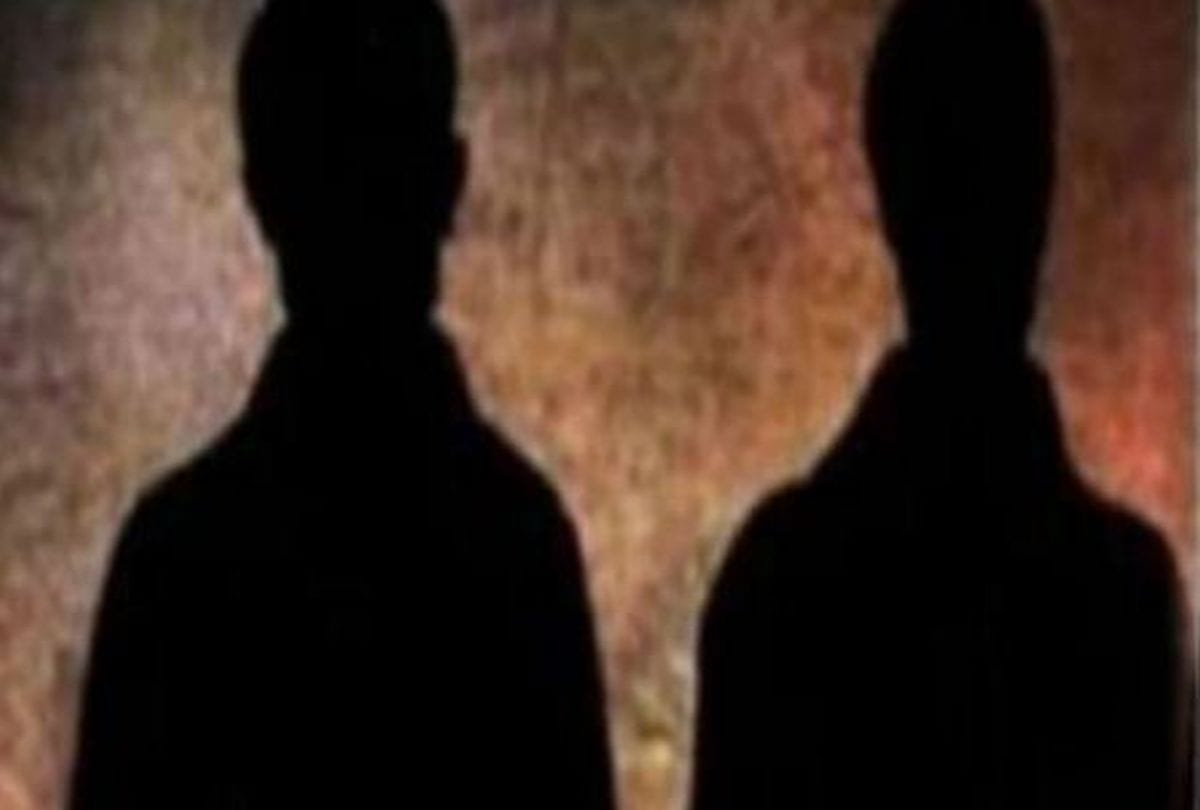 childline team caught two students of aligarh on mathura railway station