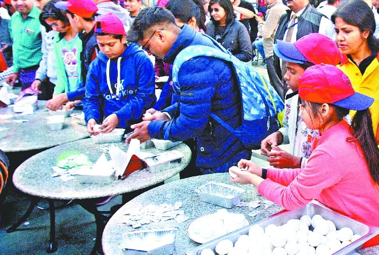 Rajan chandel eats seven eggs in 37 secoonds, winner announced