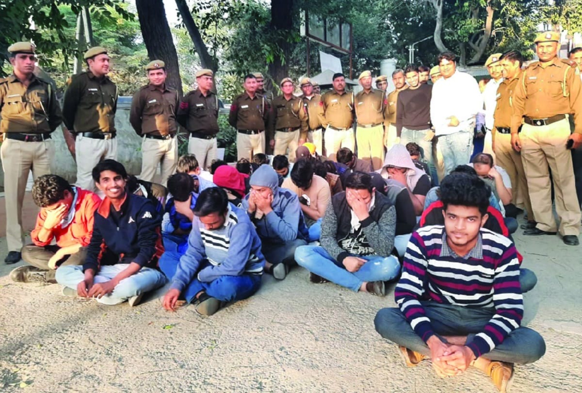 fake call centre busted in delhi, this is how government loose its thousand crore revenue