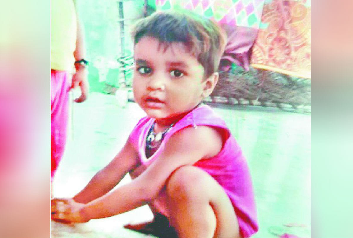 Missing Child Found Dead in Drain Agra News in Hindi