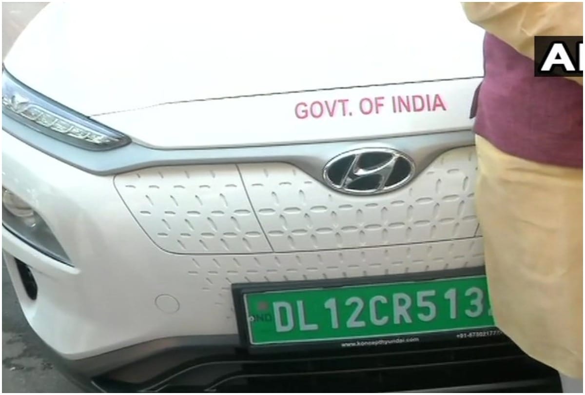 Union Minister Prakash Javadekar arrived Parliament in Hyundai Kona electric car
