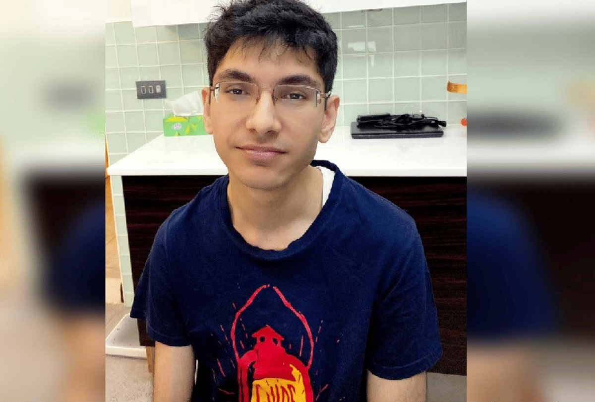 Bollywood Actor Kamaal R Khan Son BMW Car Accident
