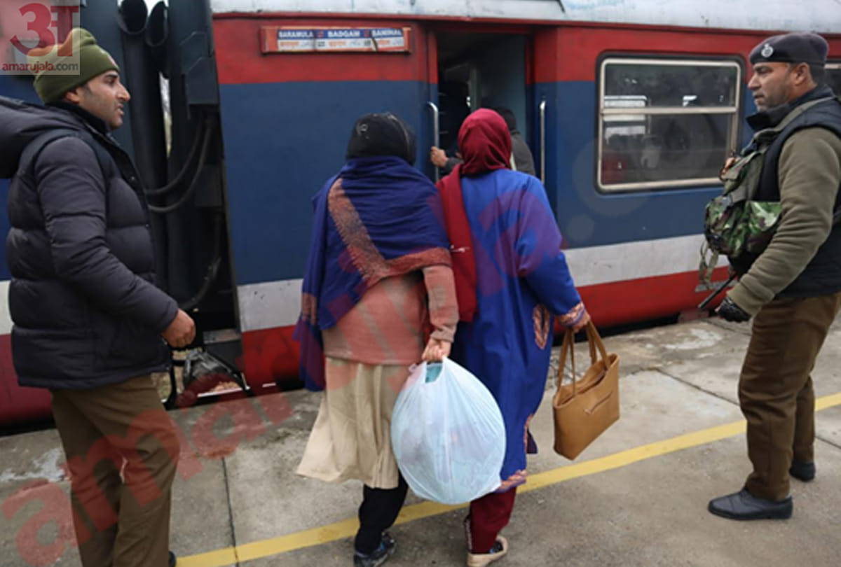 Train service has resumed between Srinagar and Banihal jammu kashmir