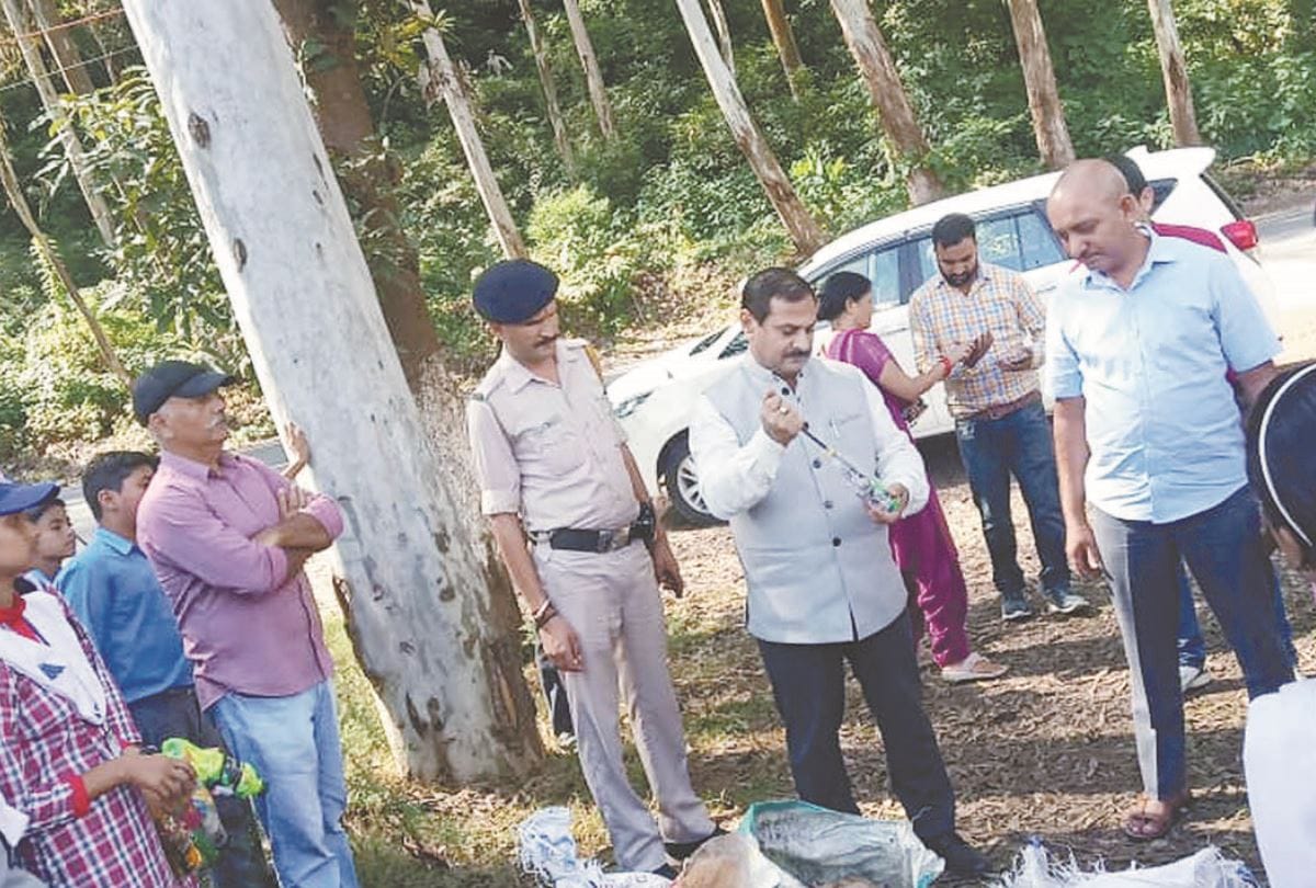 People will now rest on a bench made of plastic waste in Nahan Sirmour Himachal Pradesh