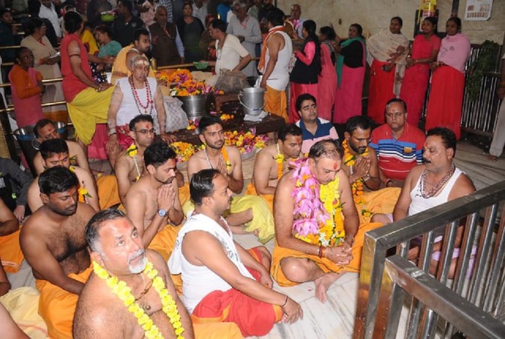 Ravi Shastri Offers Prayers At Mahakaleshwar Temple Ahead Of Ind Vs Ban Day-Night Test