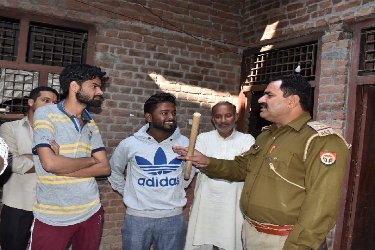 A young man with women are caught in a house in Saharanpur