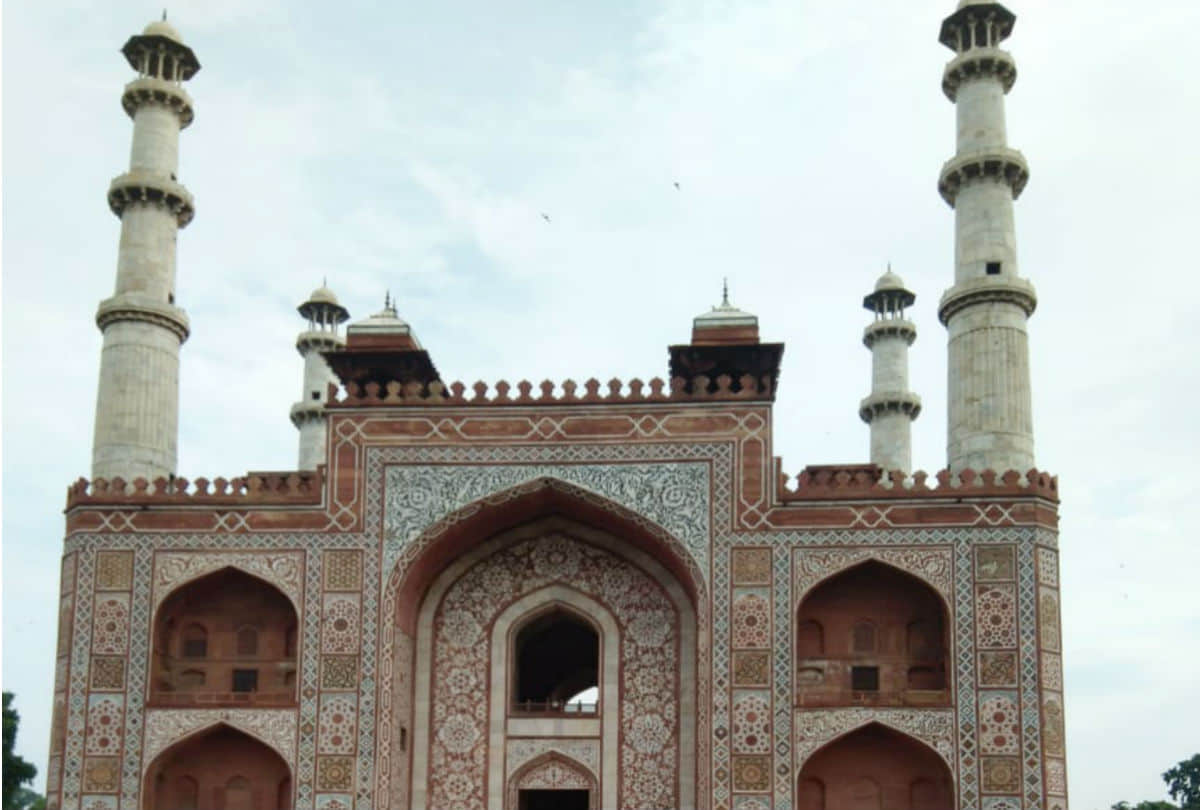 Tourists Will Get Free Entry At Taj Mahal On First day of World Heritage Week