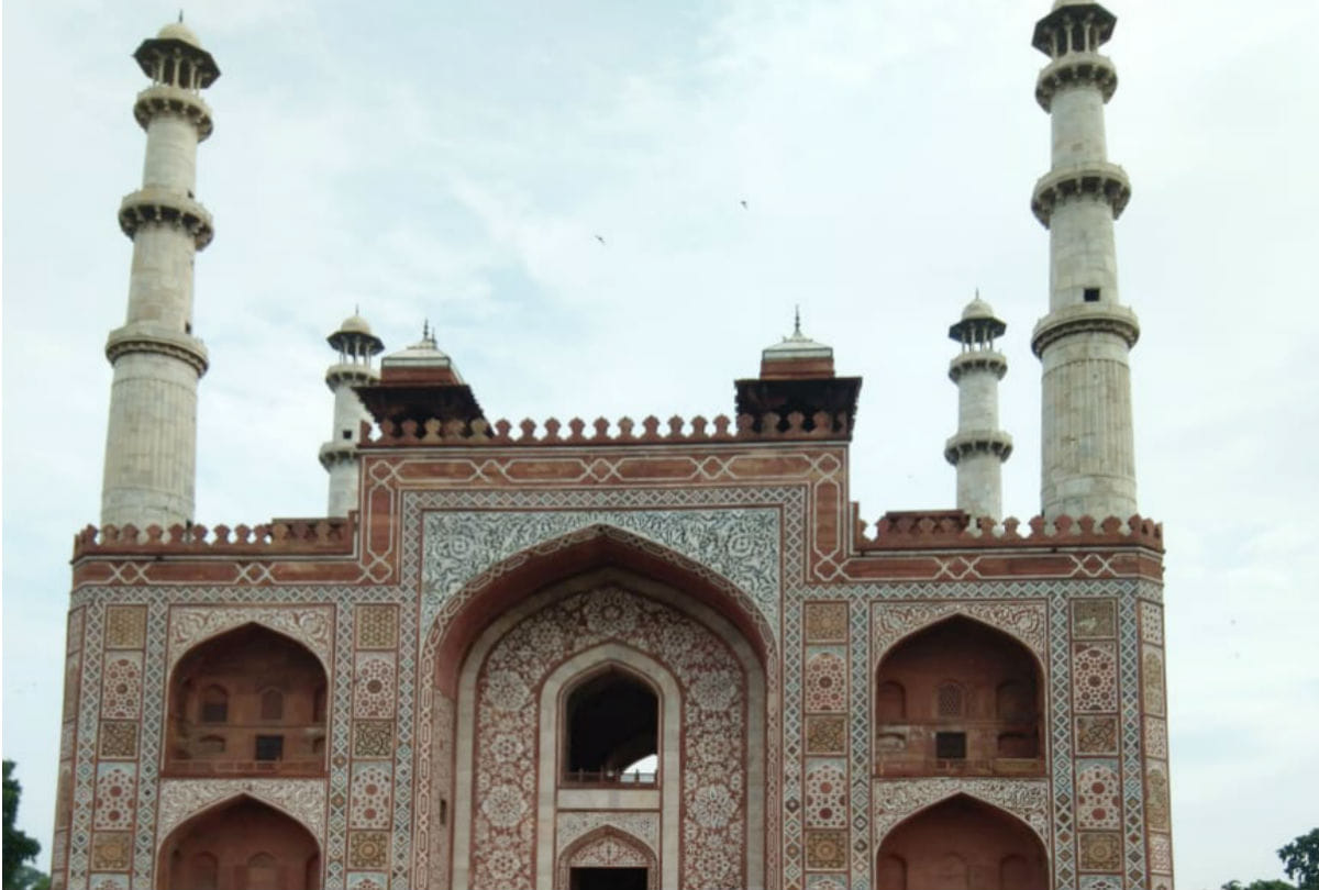 Tourists Will Get Free Entry At Taj Mahal On First day of World Heritage Week
