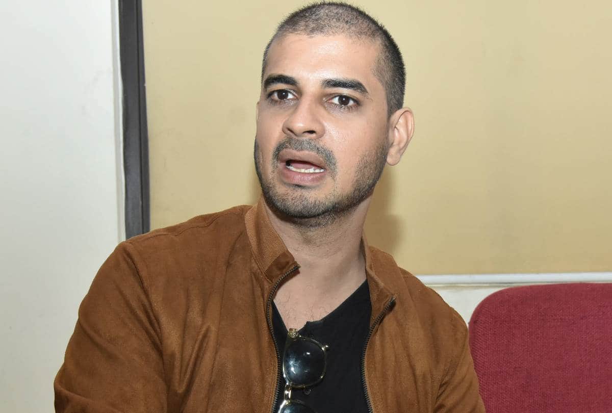 film actor tahir  bhasin reached in lucknow