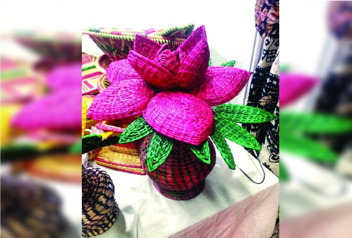 Trade fair in New Delhi Pragati Maidan various home decorating items available at affordable price