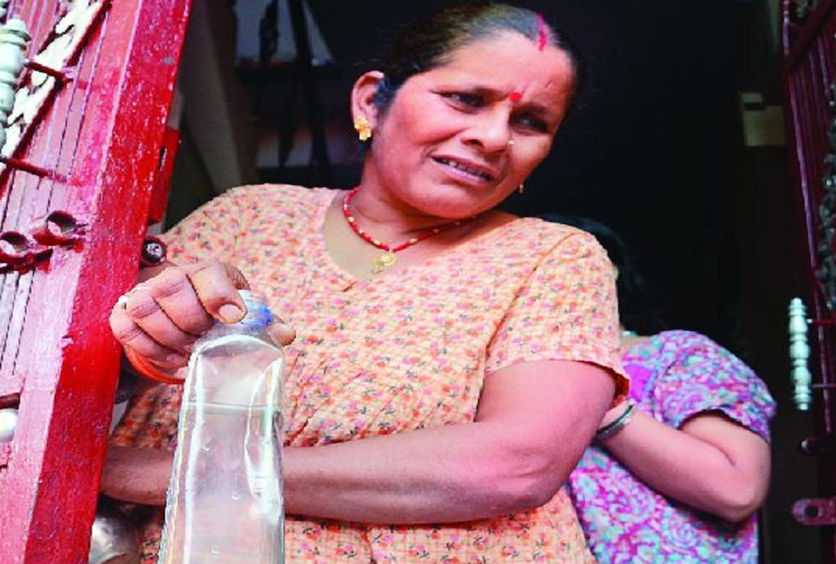 Water pollution in Delhi supply water too dirty and smelly