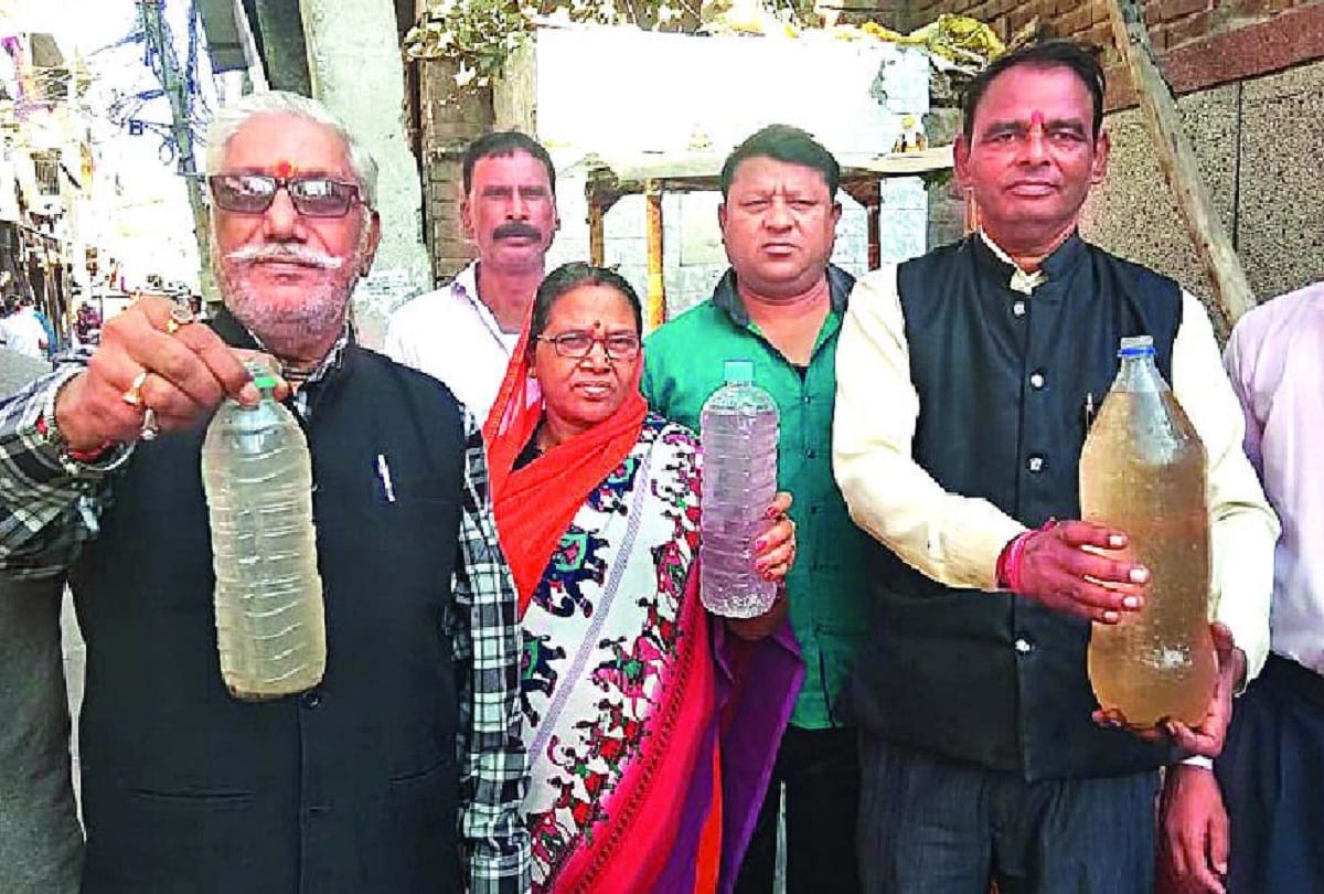 Water pollution in Delhi supply water too dirty and smelly