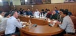 14 नगर पालिका मुनिकीरेती सभागार में वर्ल्ड बैंक के अधिकारियों के साथ बैठक करते विभिन्न विभागों के