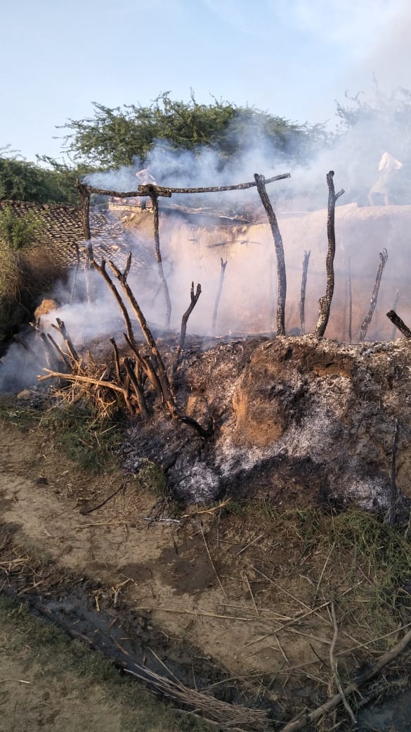Six houses burnt in Kariwali by fire