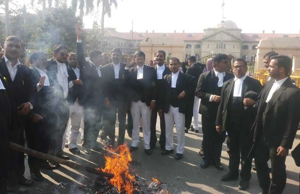Bar council shines away from president's statement, burnt effigy