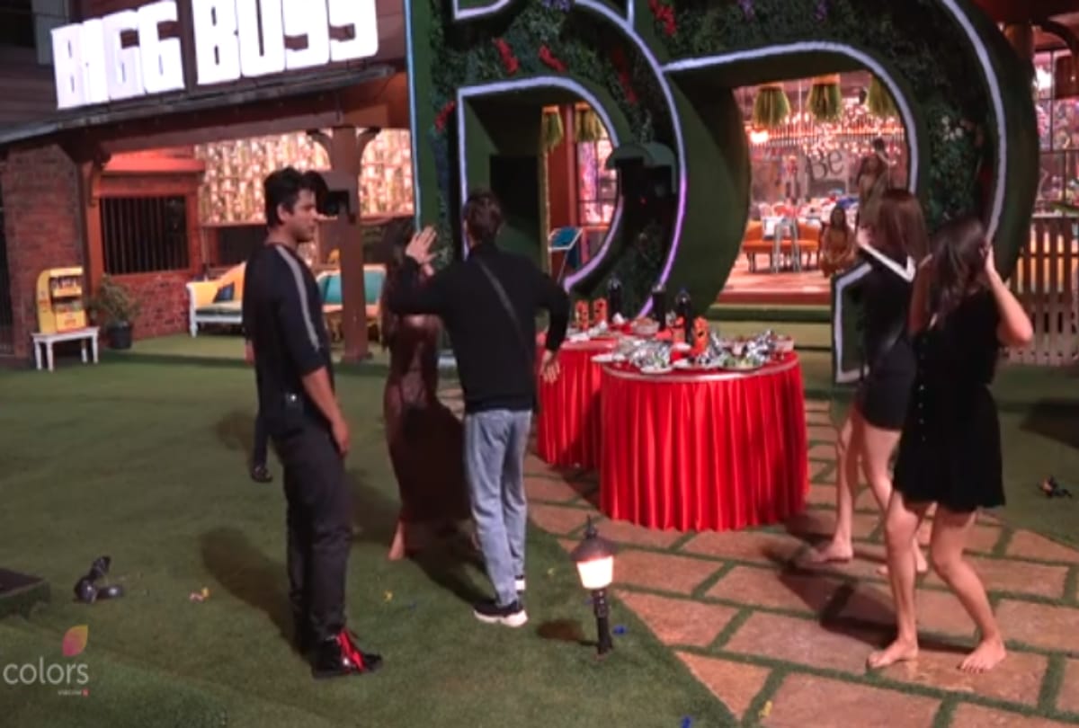 Bigg Boss 13 Siddharth Shukla, Rashami Desai, Devoleena, Khesari Lal Yadav, Aarti Singh Nominated